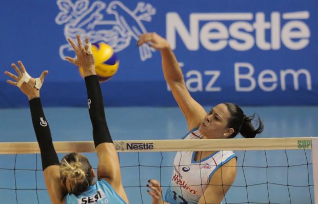 Gabi se destacou na fase final da Superliga defendendo a equipe de Osasco