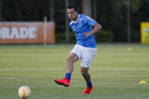 Centroavante pede equipe ofensiva para não sofrer pressão do River Plate (Foto: Washington Alves/Light Press)