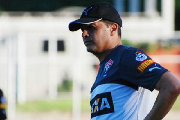 O treinador comandou o Vitória em apenas 11 partidas, acumulando três eliminações
