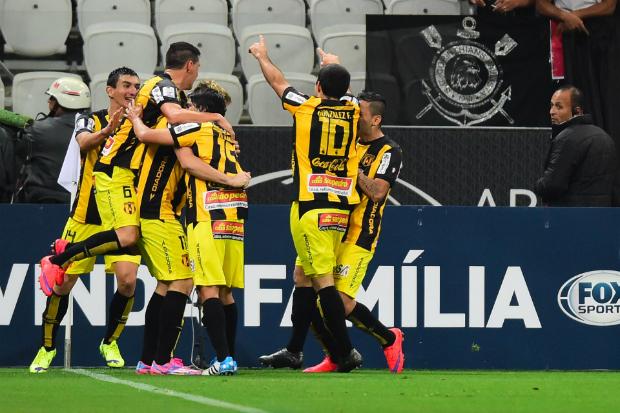 Garaní eliminou o Corinthians nas oitavas de final da Libertadores