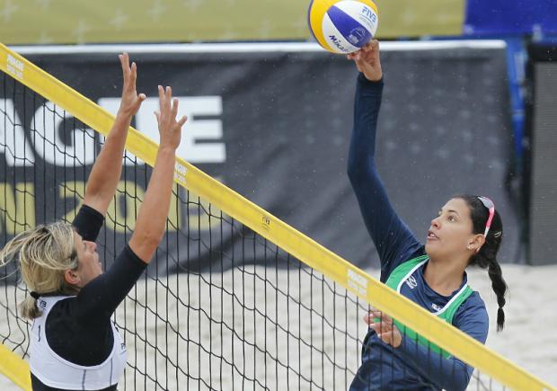 Duda e Elize Maia venceram duas partidas no qualifying e entraram na chave em Praga