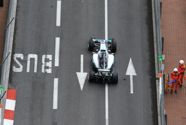 Lewis Hamilton liderou a quinta-feira em Monte Carlo e aprovou o dia de treinos