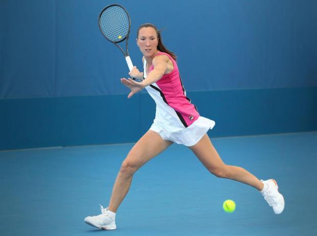 Cabeça de chave número 2, Jankovic desistiu antes do início do segundo set diante de Sloane Stephens