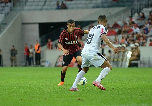 O Atlético-MG lamentou as oportunidades perdidas contra o Furacão, na Arena da Baixada (Foto: Marco Oliveira/ Site Oficial)