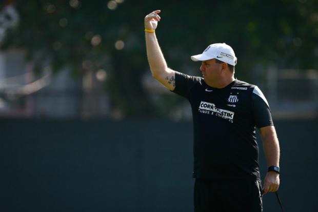 Treinador do Peixe se irritou com arbitragem e acabou expulso precocemente na Arena Condá