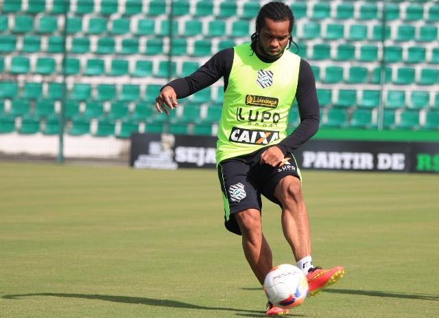 Carlos Alberto pode estrear pelo Figueirense já na próxima rodada do Campeonato Brasileiro, contra Cruzeiro