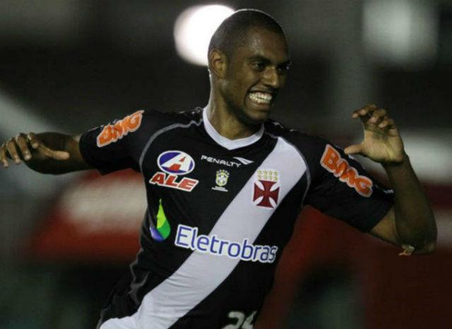 Zagueiro vestiu a camisa do Vasco antes de se mudar para a Ucrânia
