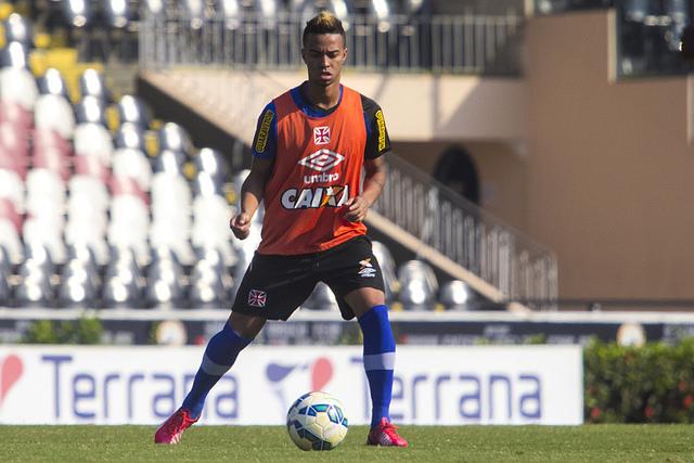 Héroi vascaíno, Rafael Silva deve retornar ao time titular na próxima rodada (Foto: Paulo Fernandes)