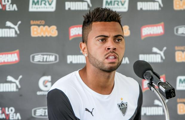 O contrato de Rafael Carioca com o Atlético-MG termina em agosto, e a permanência do jogador é considerada prioridade