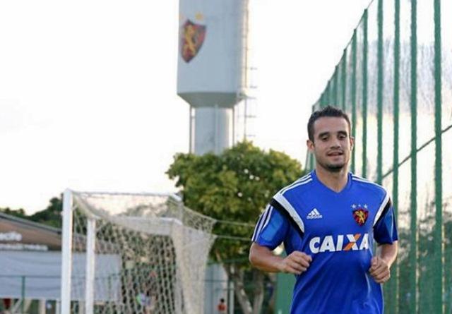 Maikon Leite deverá fazer sua estreia com a camisa do Sport no domingo, na Vila Belmiro, em Santos