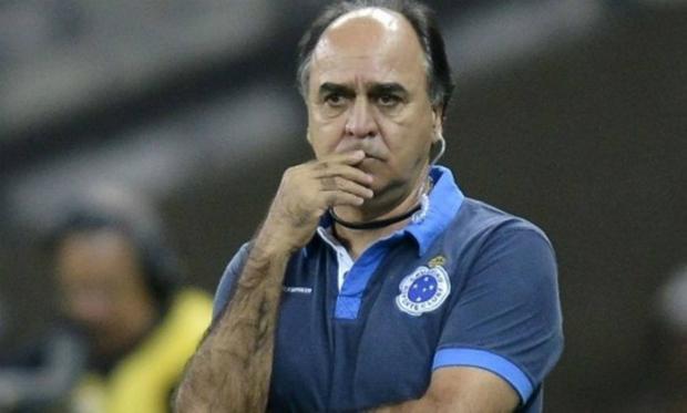 Marcelo Oliveira quer esquecer eliminação na Libertadores e focar na busca do tricampeonato brasileiro