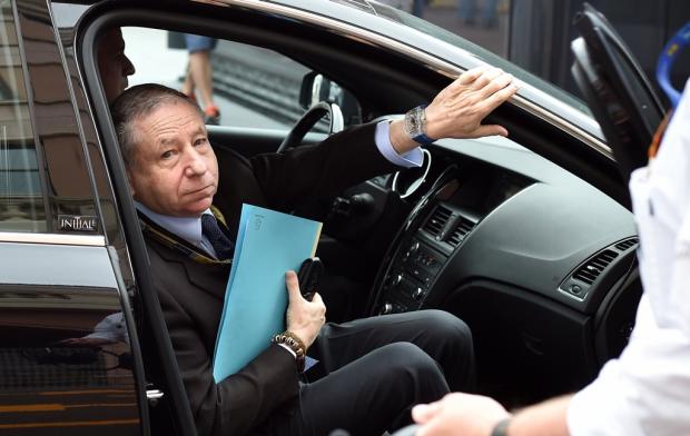 Ex-piloto e presidente da Federação Internacional do Automóvel (FIA), Jean Todt defende alternativas à proibição