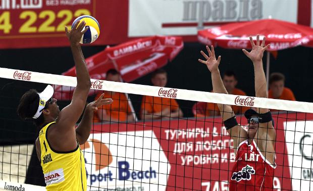 Ricardo terá desafio contra brasileiros em confronto das quartas de final