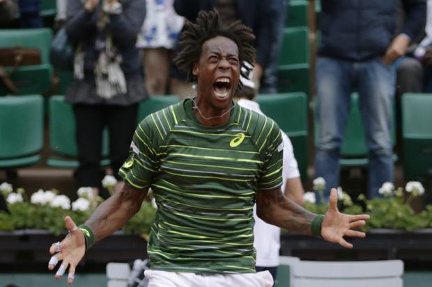 O francês Gael Monfils bateu o uruguaio Pablo Cuevas nesta sexta-feira e irá enfrentar Roger Federer (Foto: KENZO TRIBOUILLARD)