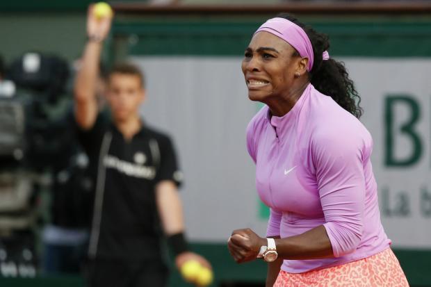O norte-americano Serena Williams comemorou sua ida à quarta fase de Roland Garros (Foto:PATRICK KOVARIK)