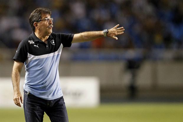 René não espera jogo fácil contra o Paraná na próxima terça (Foto: Vitor Silva / SSPress)