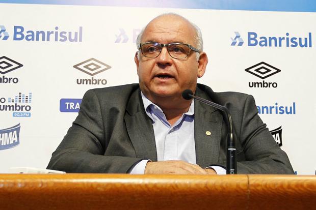 Mandatário gremista reclama de lance polêmico em empate fora de casa com Goiás