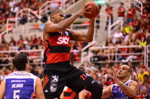 Cristiano Felício conquistou o NBB pelo Flamengo e participará da Liga de Verão da NBA pelos Bulls