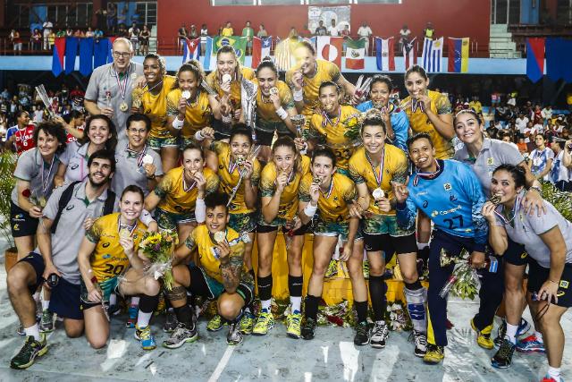 A Seleção Brasileira é a atual campeã mundial de handebol, título conquistado em 2013, na Sérvia