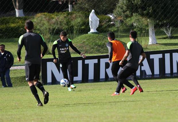 Coritiba lida com pressão para somar mais pontos na competição