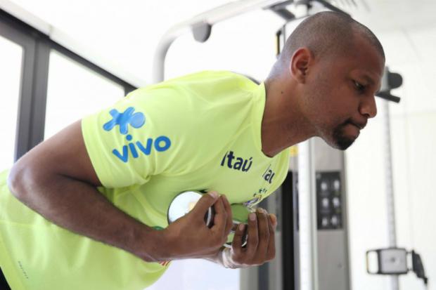 Jefferson e seus companheiros foram os únicos a deixar o alojamento mais cedo para treinar nesta quinta
