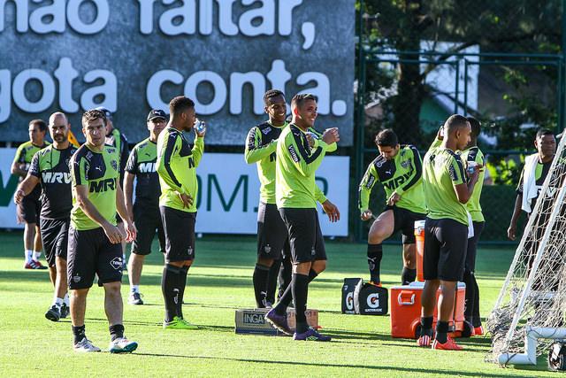 Com os portões da Cidade do Galo foram abertos, não foi possível ver a definição da escalação para o clássico
