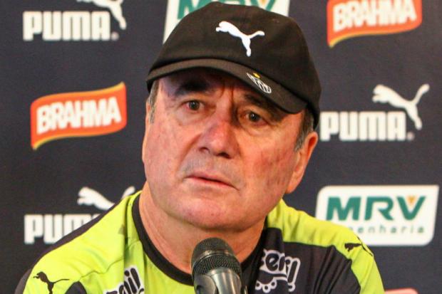 Técnico reclama de cobrança excessiva sobre Atlético-MG após ter ótima fase quebrada por clássico perdido