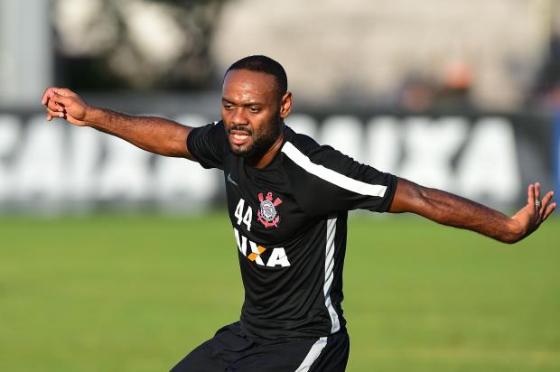 Vagner Love tem boa chance de ser escalado no confronto com o Internacional, no sábado, em Itaquera