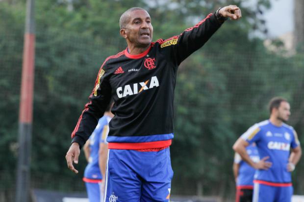 A orientação do técnico Cristóvão Borges parece clara: paciência para o retorno de selecionáveis e possíveis reforços