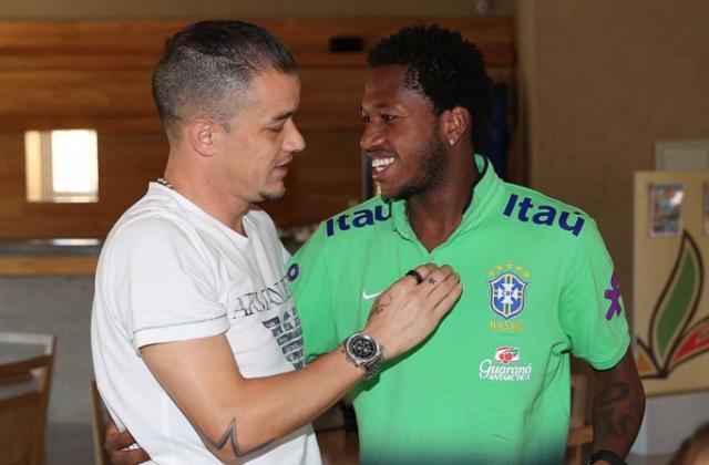 Ídolo no Inter, D'Alessandro visitou a Seleção Brasileira, mas já voltou aos treinos no Inter