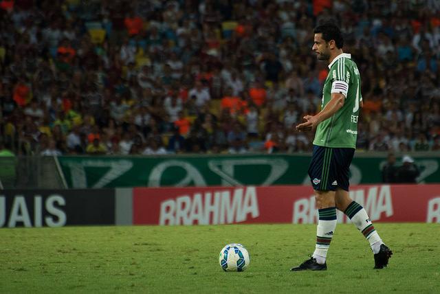 Fred sentiu a coxa e deverá desfalcar o Fluminense no duelo contra o Palmeiras, em São Paulo