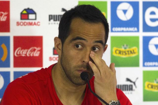 Claudio Bravo foi o principal responsável na negociação do prêmio para os jogadores chilenos (Foto: AFP)