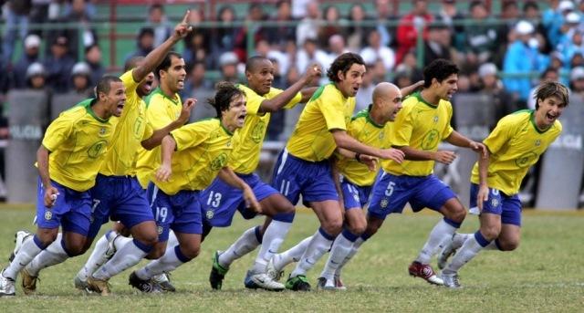 Em 2004, os brasileiros superaram a Argentina, com grande atuação de Adriano, e levantaram o título