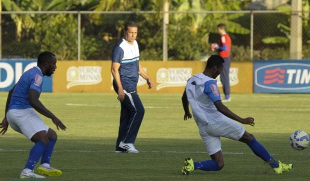 Luxemburgo esboçou a equipe que enfrenta o Vasco sem Alisson, Gabriel Xavier e De Arrascaeta
