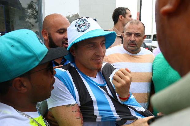 Recebido com festa pela torcida em março, Cristian Rodríguez deixou o Grêmio após atuar por 78 minutos