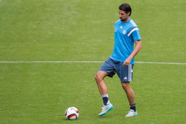 A estabilidade foi o principal fator que levou Khedira a Juventus, e não ao Schalke