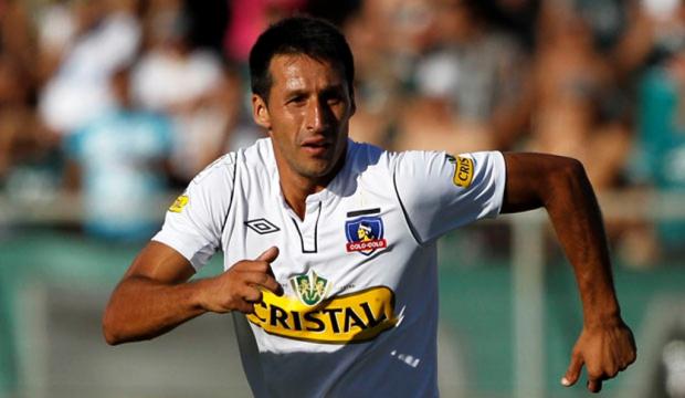 O zagueiro chileno Christián Vilches só poderá estrear a partir de 22 de junho, quando se abre a janela de transferências