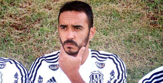 Zagueiro acredita que supremacia dentro de casa é obrigação da equipe (Foto: PontePress/GuilhermeDorigatti)
