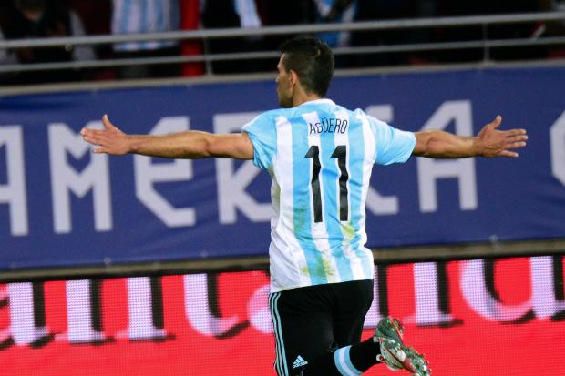 O primeiro tempo da Argentina foi arrasador, empolgando a torcida em ritmo de