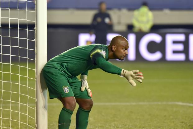 Jefferson diz que deveria ter dado chutão na bola ao invés de dar o passe errado(Foto: NELSON ALMEIDA / AFP)