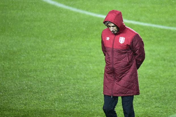 Gareca admite erros em campo contra o Brasil (Foto: RODRIGO BUENDIA / AFP)