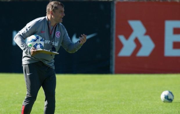 Diego Aguirre ressaltou que a equipe ainda não está definida para pegar o Figueirense e espera por Juan e Nilmar