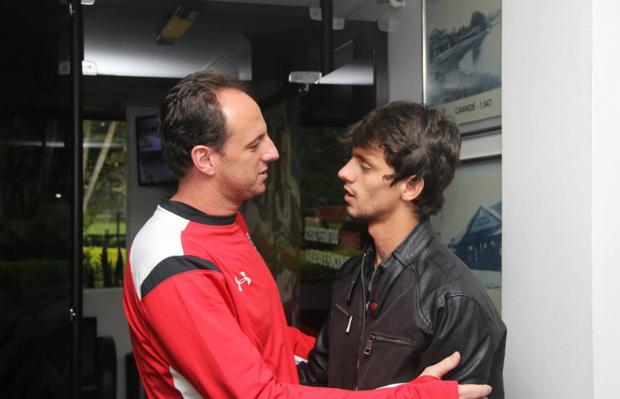 A venda de Rodrigo Caio só ficou atrás dos valores obtidos com Lucas e Denilson, mas parte da quantia será bloqueada