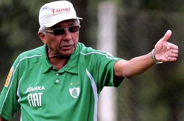 O treinador Givanildo Oliveira definiu a provável escalação do América para enfrentar o Atlético-GO
