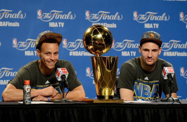 Klay Thompson cutucou LeBron James ao dizer que o companheiro Curry é o melhor do mundo (Foto: Jason Miller)