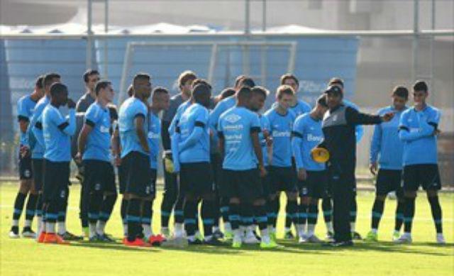 O técnico Roger não sabe se poderá contar com Pedro Rocha (Foto: Grêmio)