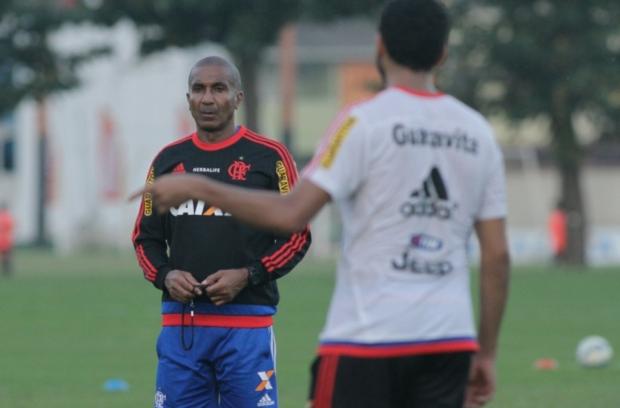 Nesta quinta, Cristóvão repetiu a escalação titular do treino de quarta e deve mantê-la para enfrentar o Atlético-MG