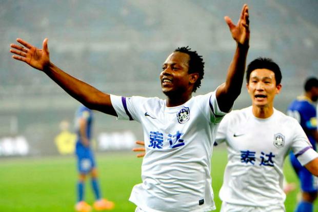 Meia que estava na China só poderá ajudar o Vasco no Brasileirão daqui a um mês