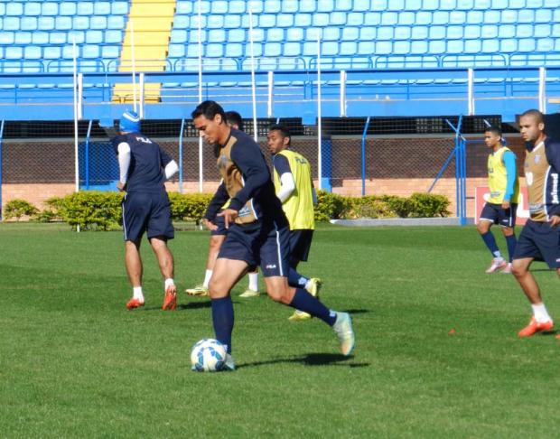 Avaí está pronto para a partida contra o São Paulo neste domingo, às 16h