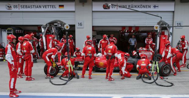 Sebastian Vettel ficou 13s parado nos boxes para troca de pneus e foi ultrapassado por Massa